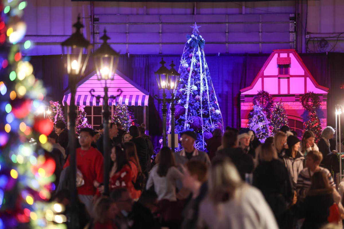 Record crowds at Spruce Meadows Christmas market Okotoks & Foothills News
