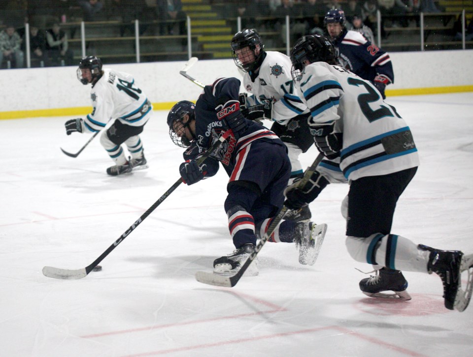 sports-bisonsgame3-1