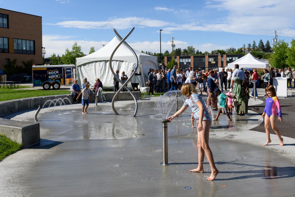 news-water-feature-opening-rk-8508web_1