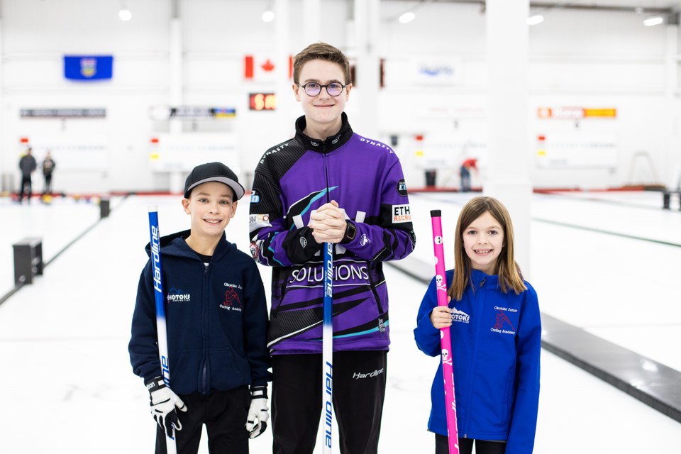 Junior Curling Academy. 4811