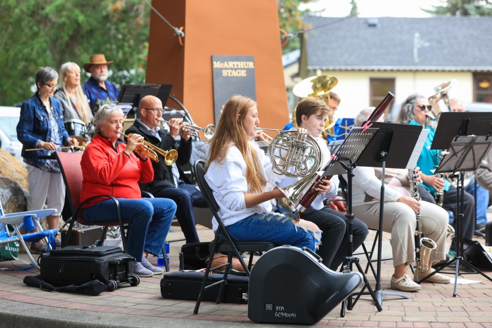 SA-Concert at the Clock Tower BWC 2977 web