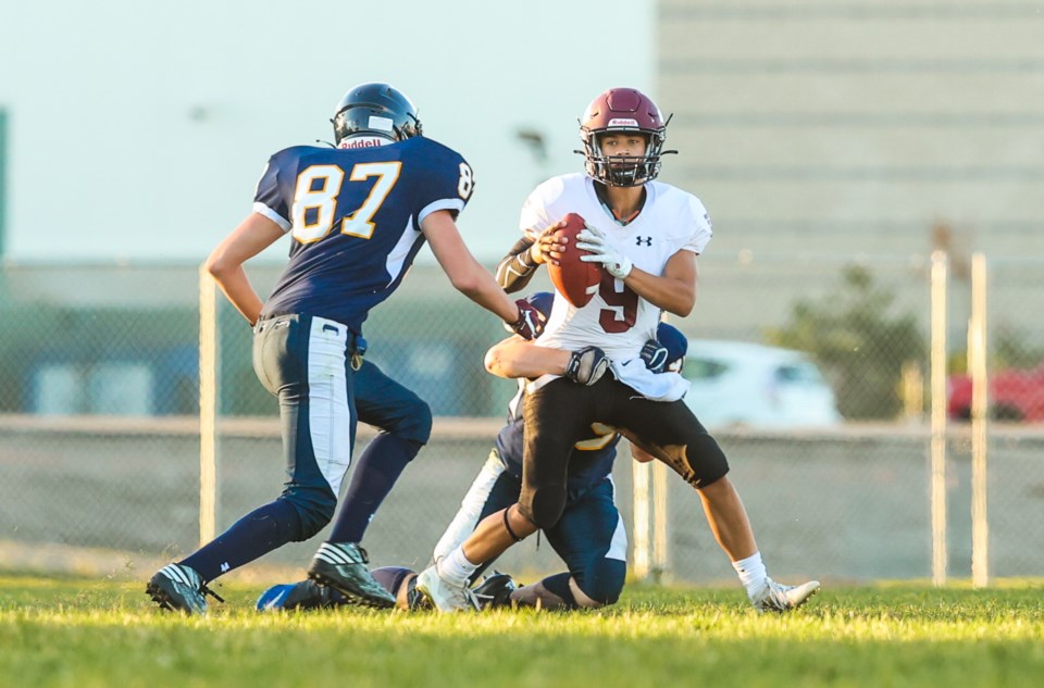 SPORTS-Falcons v Cougars BWC 2872 web