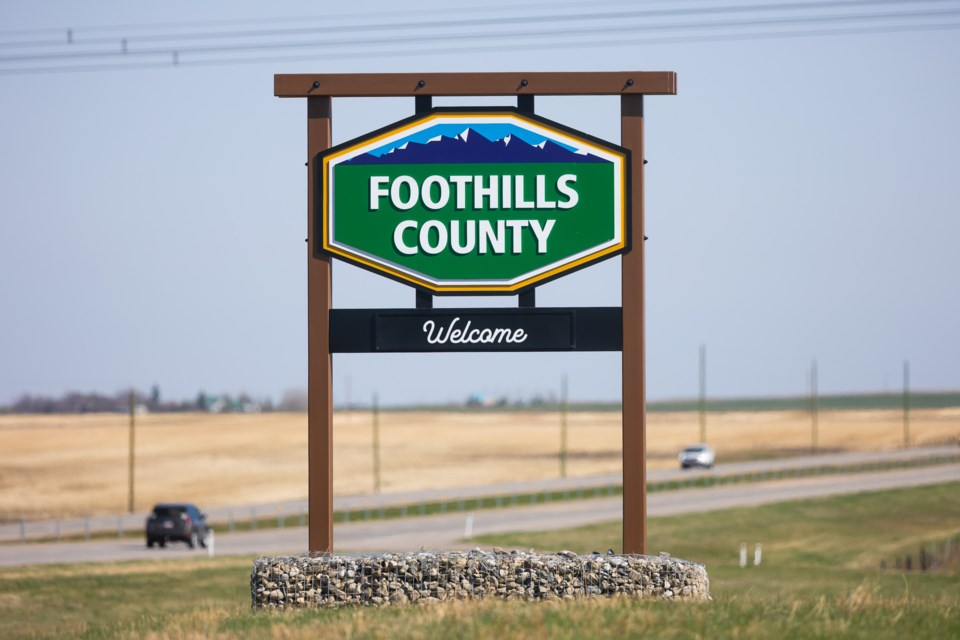 NEWS-Foothills County Sign Summer BWC 7388 web