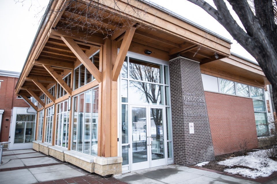 Okotoks Municipal Centre 2021 BWC 8902 web