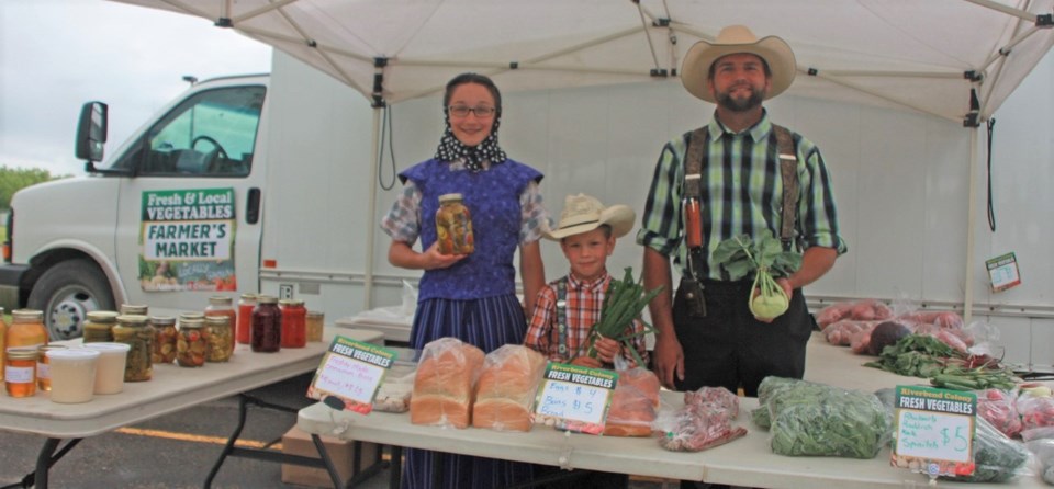 Riverbend Hutterite Market