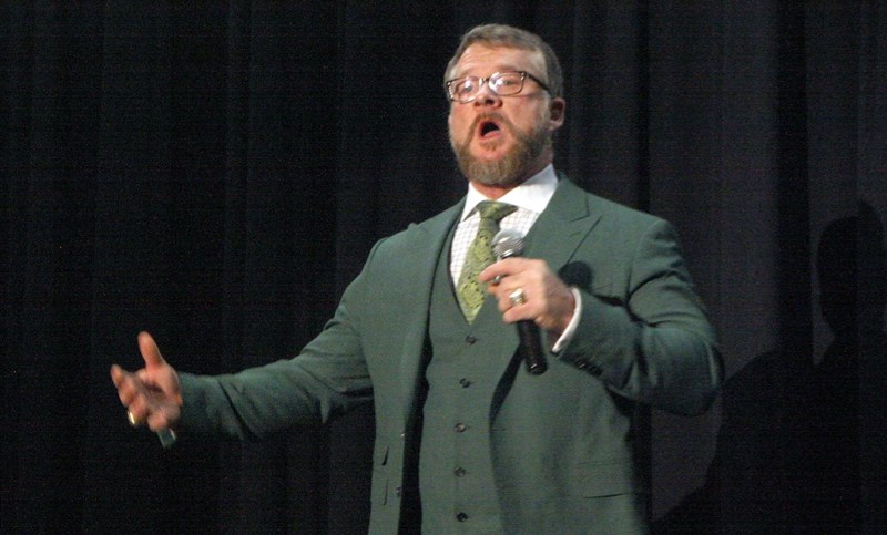 Former major leaguer Gregg Zaun, now a Toronto Blue Jays analyst with Rogers Sportsnet, gave a humourous speech at the Okotoks Dawgs banquet on Jan. 30 at the Foothills