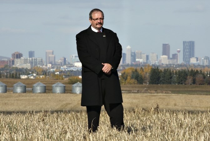 Okotoks Mayor Bill Robertson is re-elected as chair of the Calgary Regional Partnership this year.