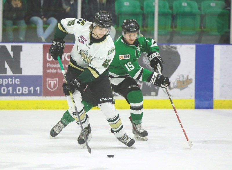 Reece Soukoroff of the Okotoks Oilers stick handles during the team&#8217; s 3-0 win over the Drayton Valley Thunder on Nov. 24. Okotoks and Drayton Valley will play four