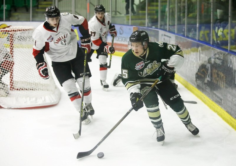 Okotoks Oilers forward Nolan Thompson notched the opening goal in the team&#8217;s 4-2 in over the Camrose Kodiaks, Feb.18 at Pason Centennial Arena.