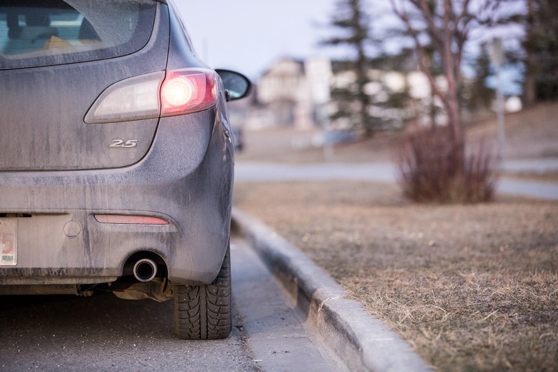 Okotoks law enforcement is reminding residents to be mindful of idling bylaws and make sure keys are not left in vehicles while they&#8217; re running to avoid theft.