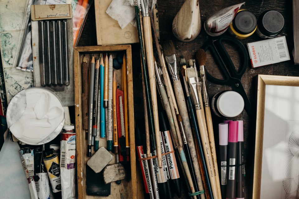 2022-09-02-paintbrushes-pexels-cottonbro