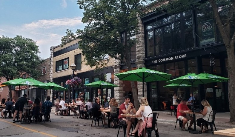 eating-out-no-patio-in-downtown-orillia credit OM