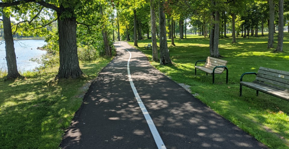 newly paved trail at tudhope park