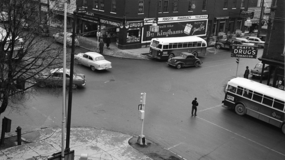 291-corner-west-and-miss1953