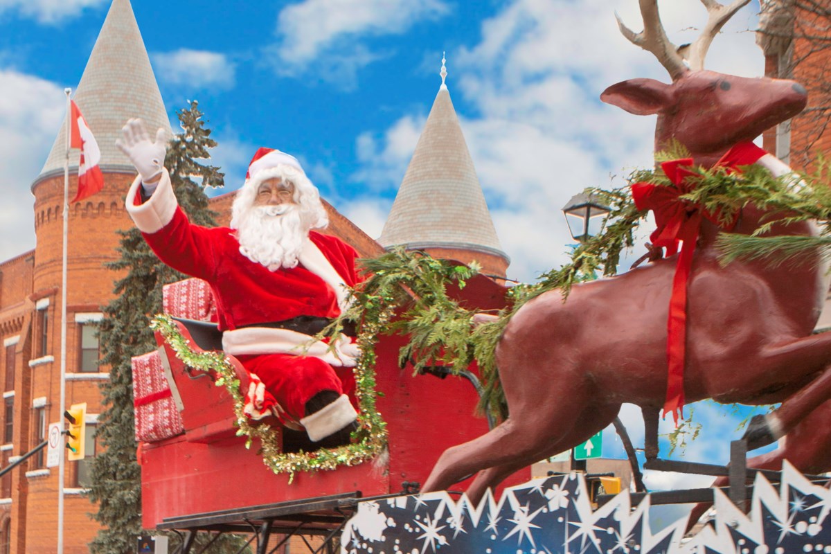 It's photo time with Santa at Orillia Square Orillia News