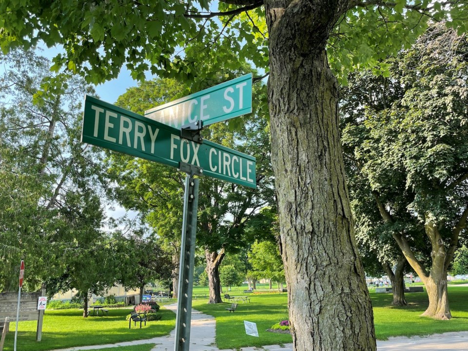 Terry Fox Circle 2
