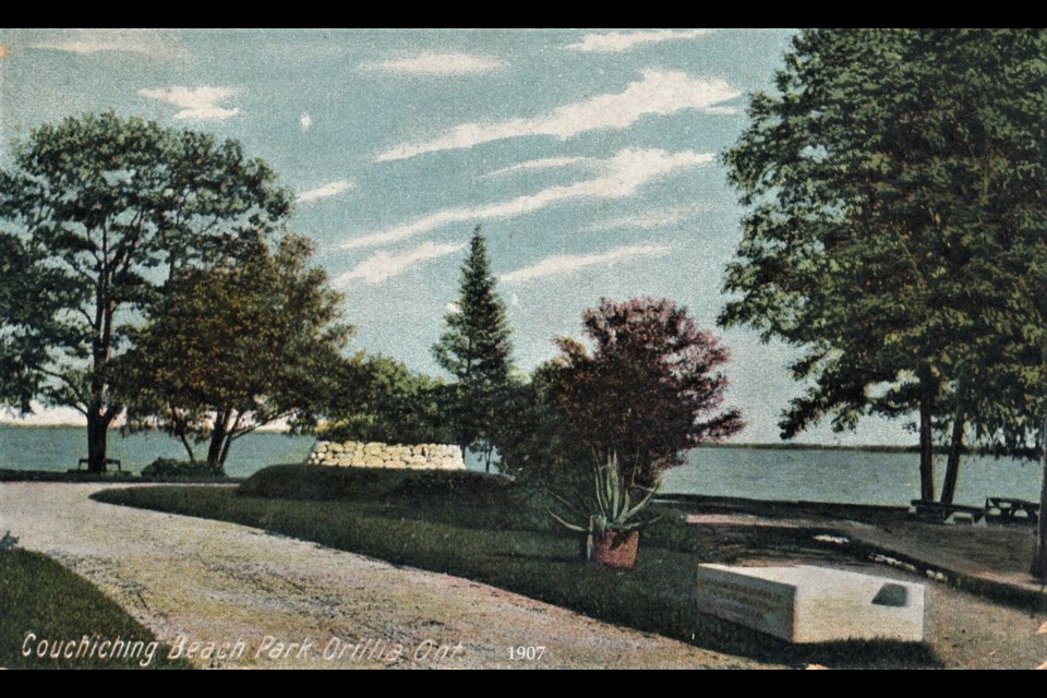 This is a view of the park's drive and turnaround in 1907