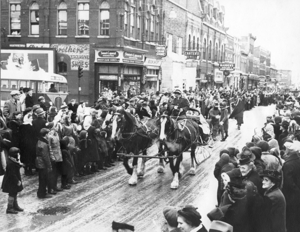 225  Santa Clause Parade c.1946
