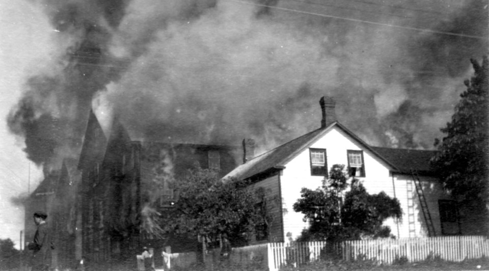 229 Tudhope fire 1909