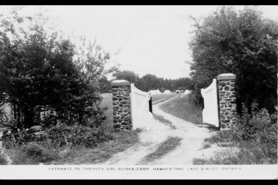 The front of this postcard shows the entrance to Bonita Glen. It was mailed to Toronto in 1946.