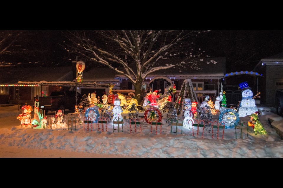 Check out these impressive Christmas light displays! (7 photos