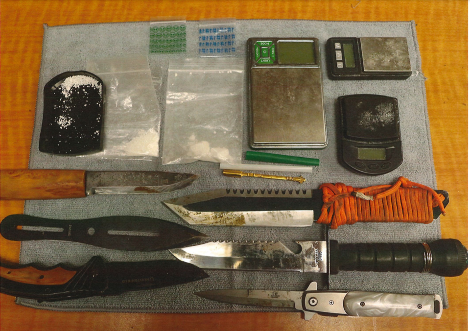 Pair charged with possession of drugs, possession of weapons - Orillia News