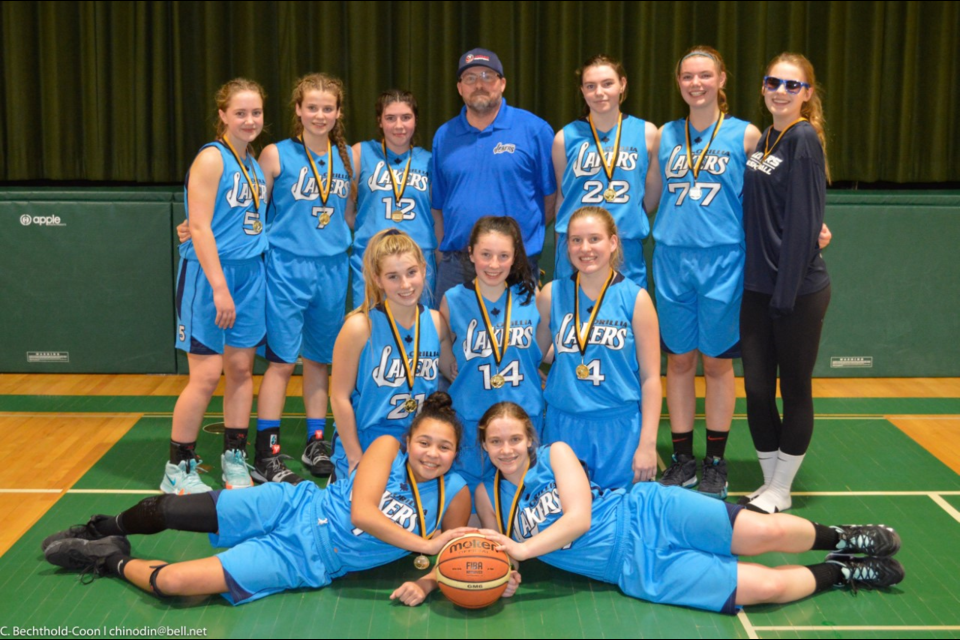 The Orillia Branch 34 Legion U16 Lakers struck gold in Niagara Falls over the weekend and then posed for a team photo.