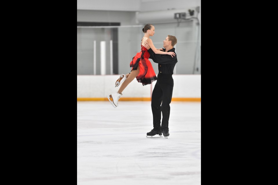 Dan Patriquin (Orillia Figure Skating Club) and his partner Sophia Gover (Barrie Figure Skating Club) shone at the Minto Summer Skate in Ottawa in the Pre-Novice Ice Dance category