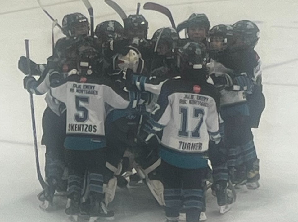 u10-terriers-celebrate-at-early-bird-tourney