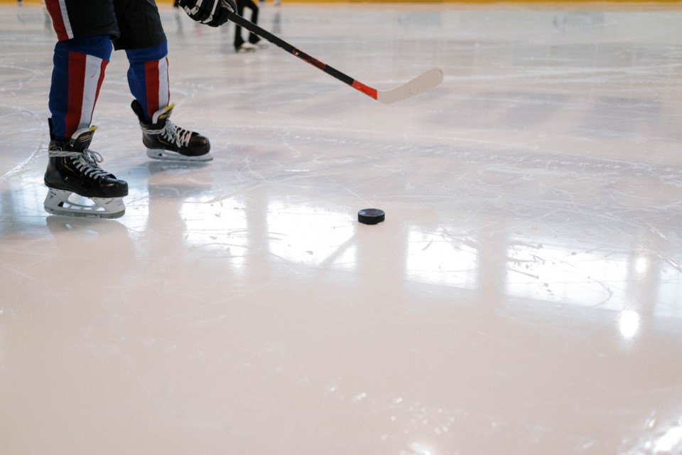 2023-03-29-hockey-pexels-cottonbro-studio