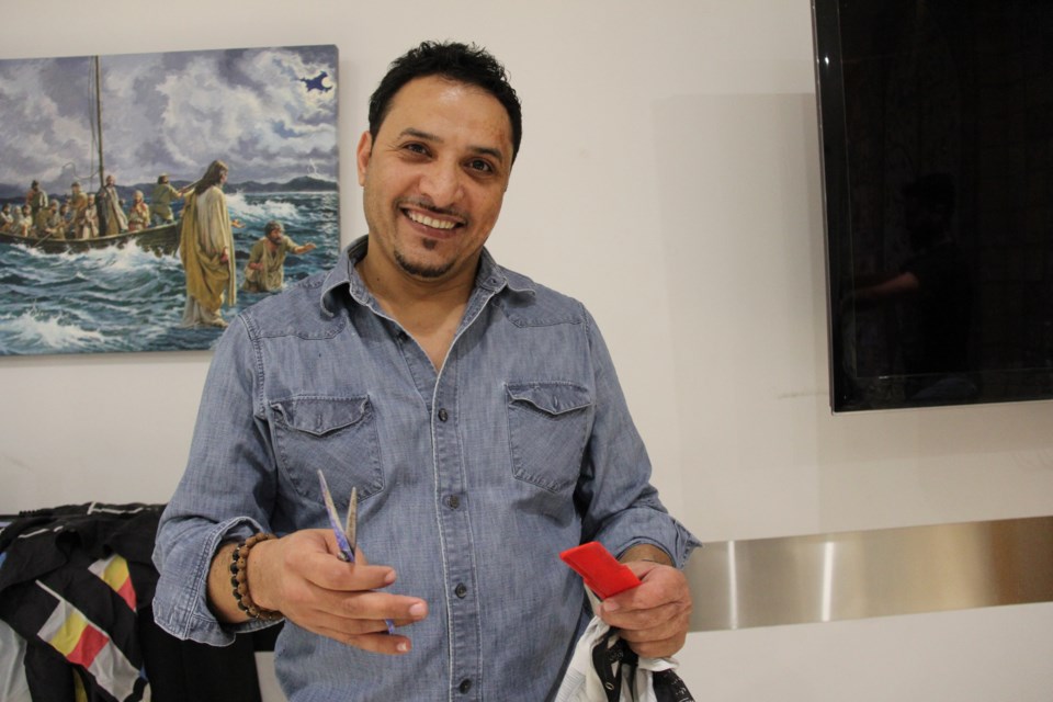 Syrian Refugees Offer Free Haircuts For Homeless