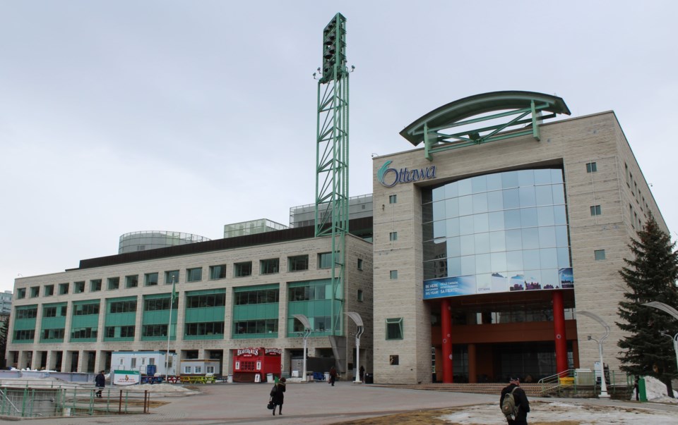 2018-02-28 Ottawa City Hall2 MV