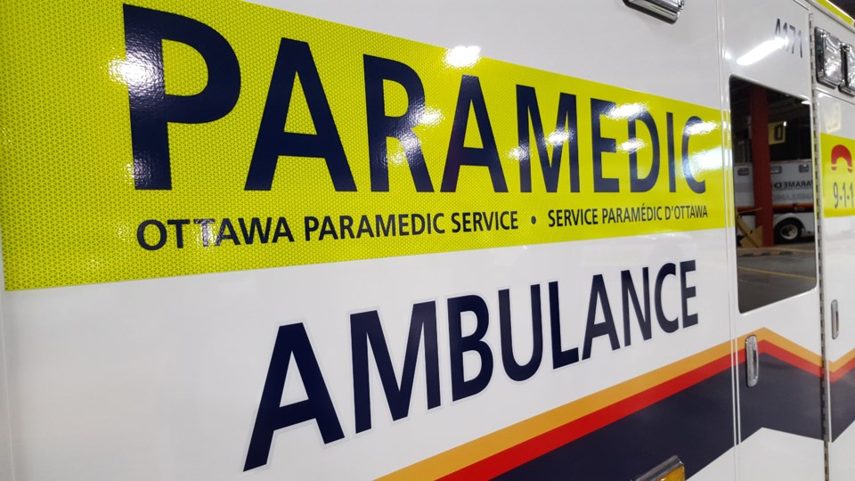 2017-06-06-ambulance-ottawa-ems-01-jw