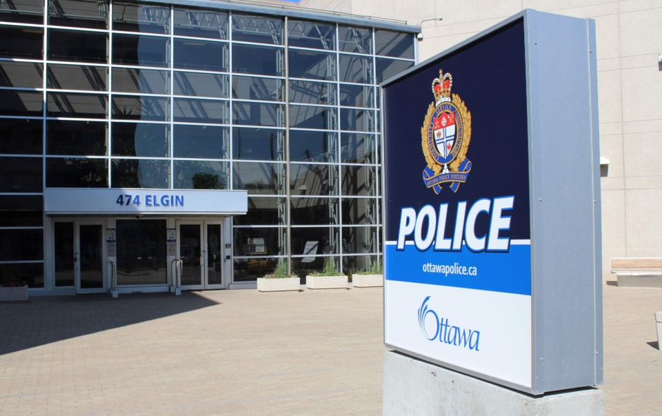 2018-07-12 ottawa police headquarters MV7