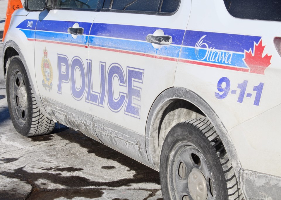 2019-01-12 Ottawa police vehicle cruiser winter MV1