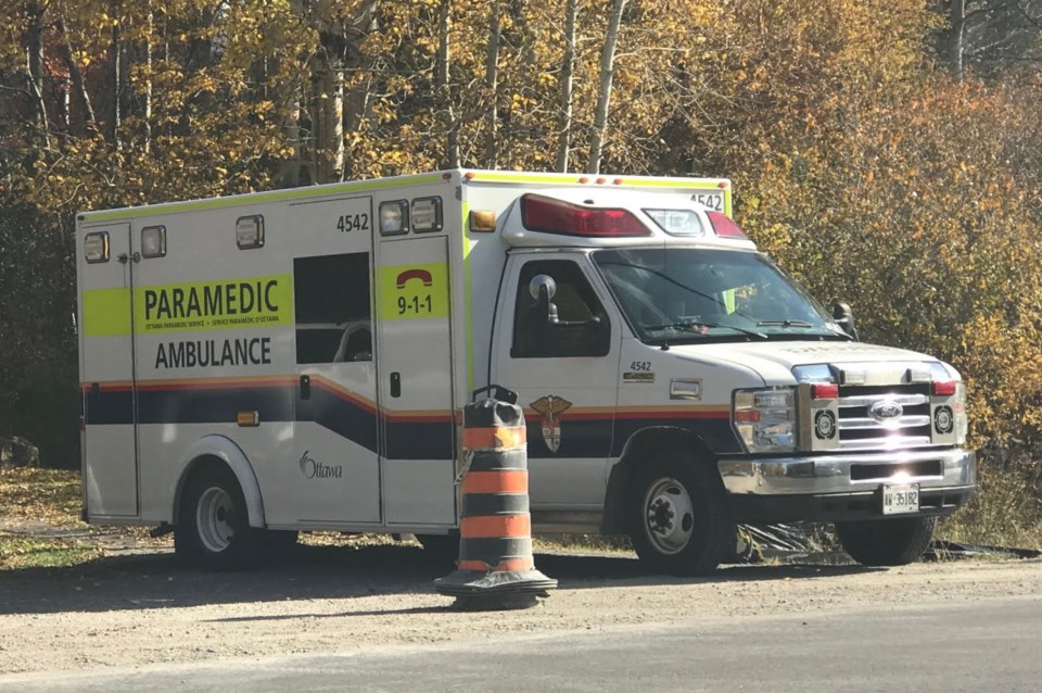 2019-10-15 ottawa paramedics ambulance fall GL1