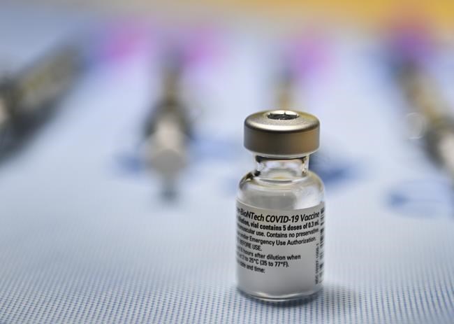 Youth should hold off on 2nd COVID-19 vaccine doses, York Region's top doc says