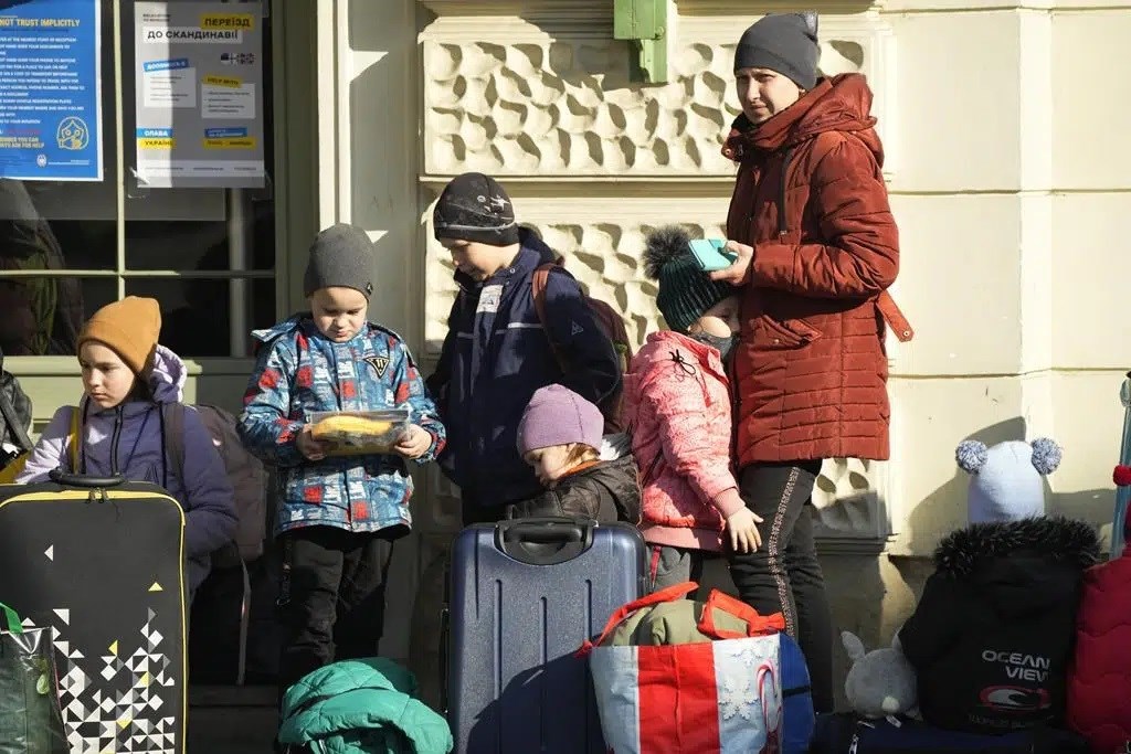 Kanadyjska organizacja charytatywna wysyła plecaki i przybory szkolne do ukraińskich dzieci w Polsce