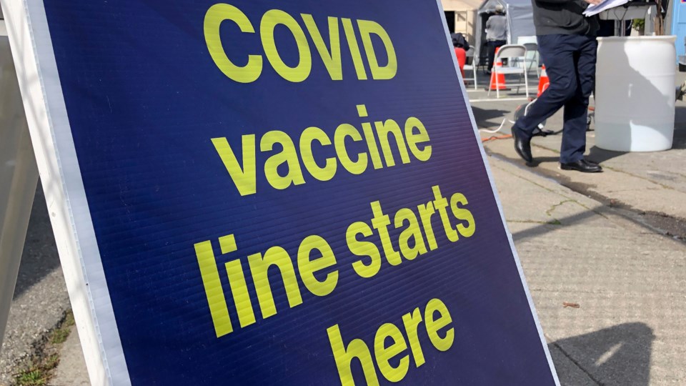 2021 - 03-04COVID-vaccine-line-