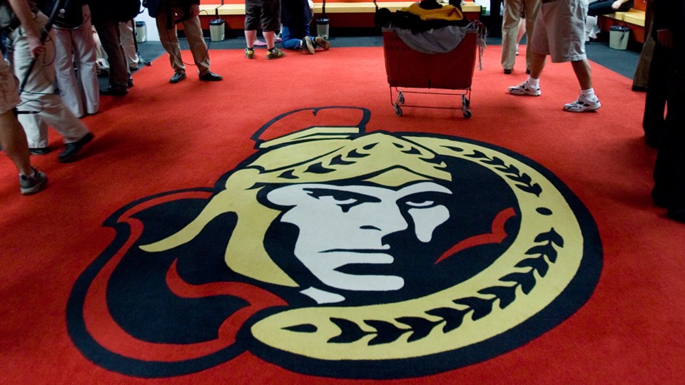 canadian-press-photo-senators-logo-in-dressing-room