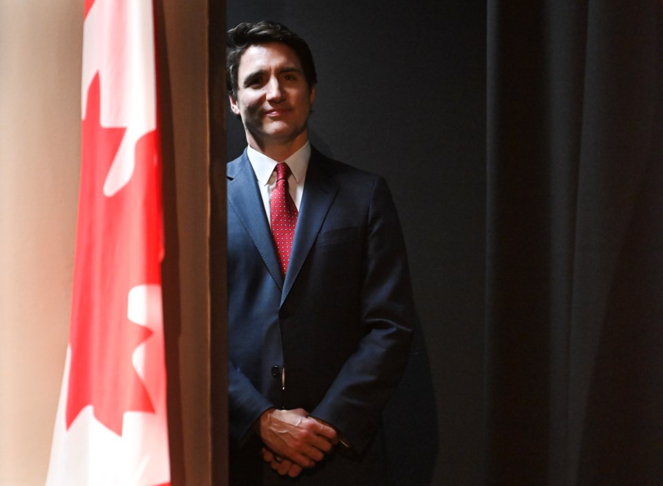 trudeau-flag-race