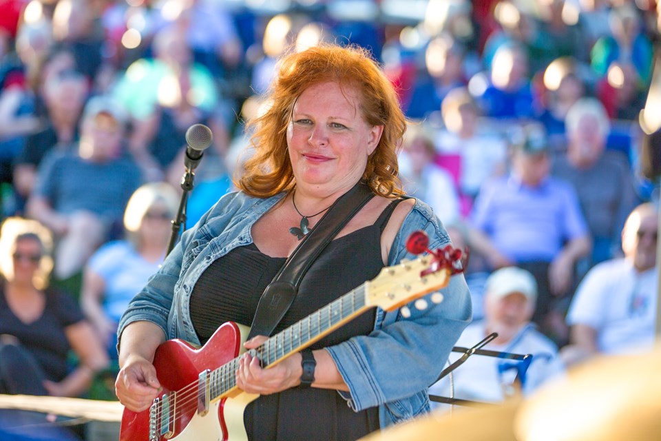 Suzie Vinnick and her band brought sultry summer blues to the Fonthill Bandshell on a picture-perfect night Thursday, June 29. 