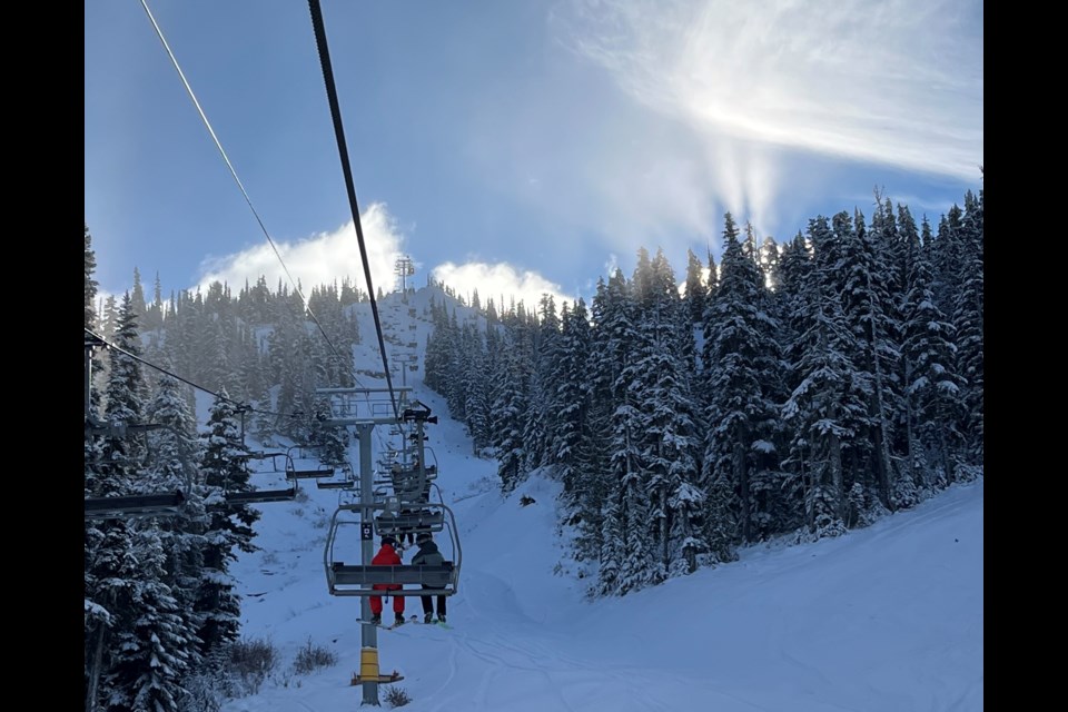 new ski have - does Pique this Newsmagazine Blackcomb lifts What year? Whistler