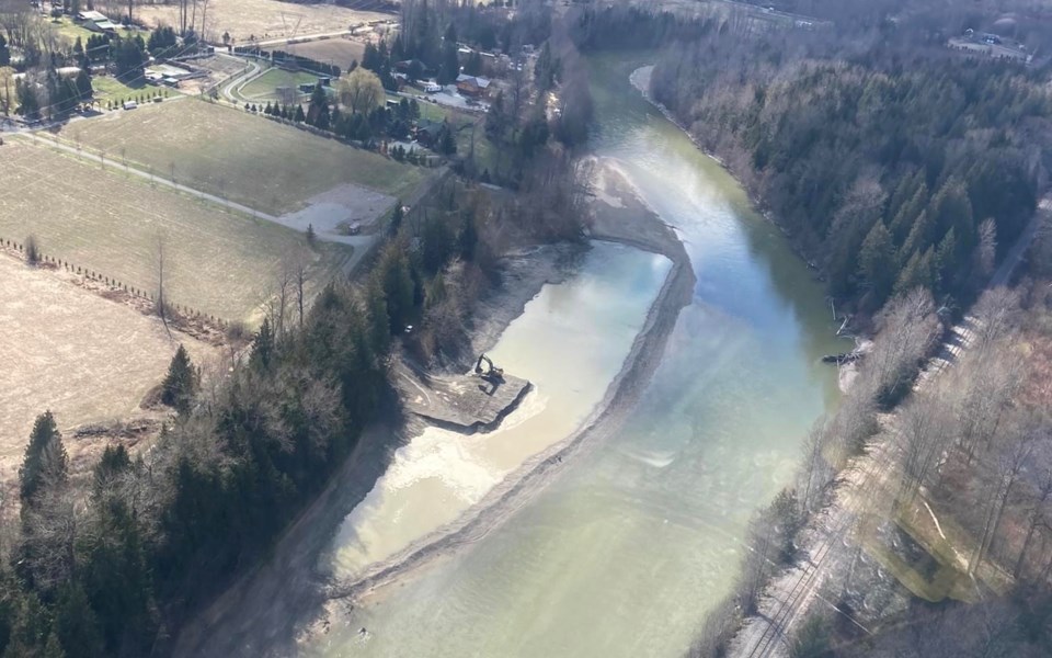 lillooet-river-sediment-removal-via-pemberton-valley-dyking-district