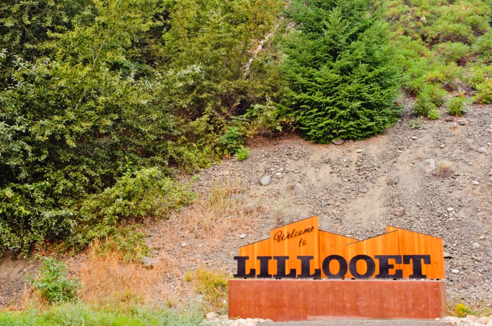 lillooet-welcome-sign