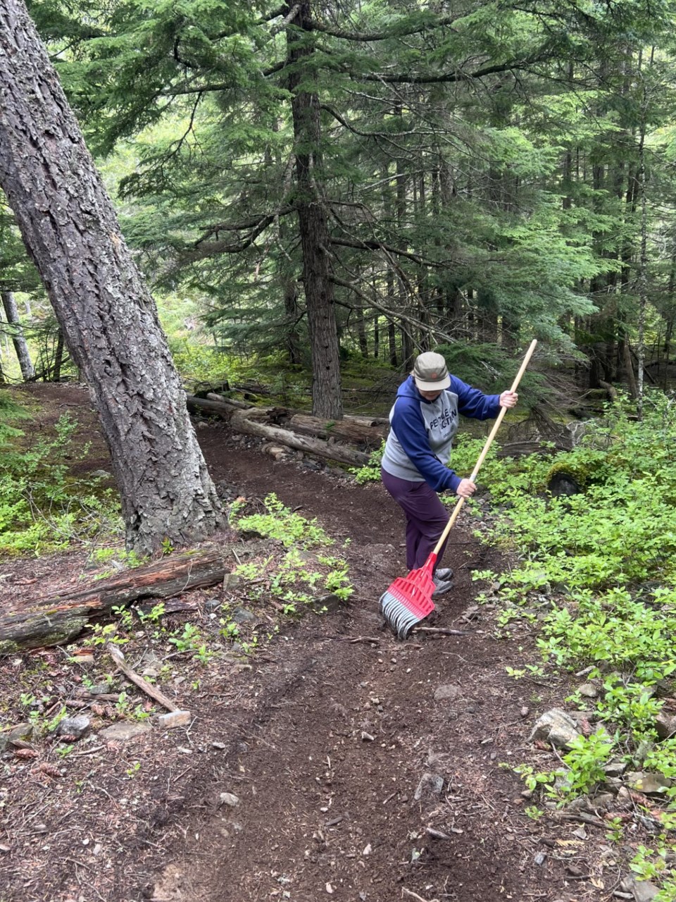 clearing-trails-for-bc-trail-day