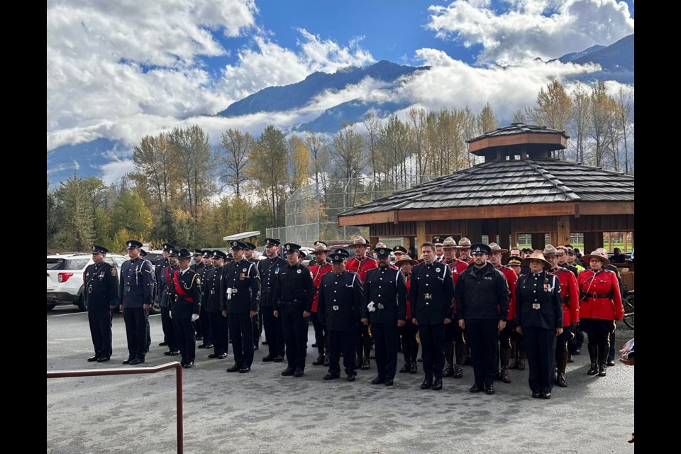 Members of the Stl’atl’imx Tribal Police Service and RCMP pay tribute to Sgt. Michael Leo.