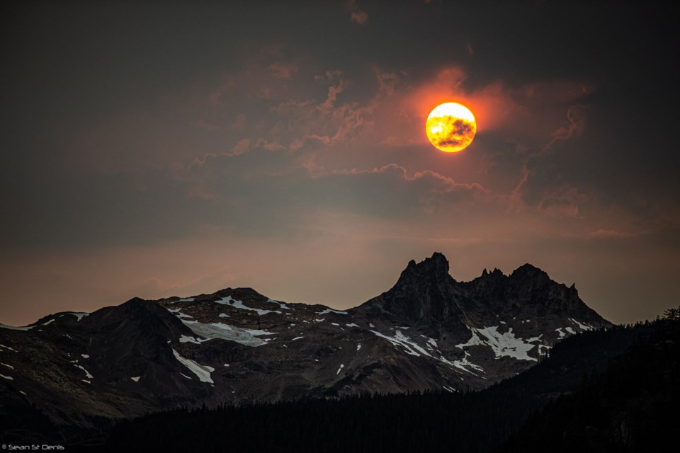 wildfire smoke red sun whistler 118721655_245520996729482_111869246993025737_n