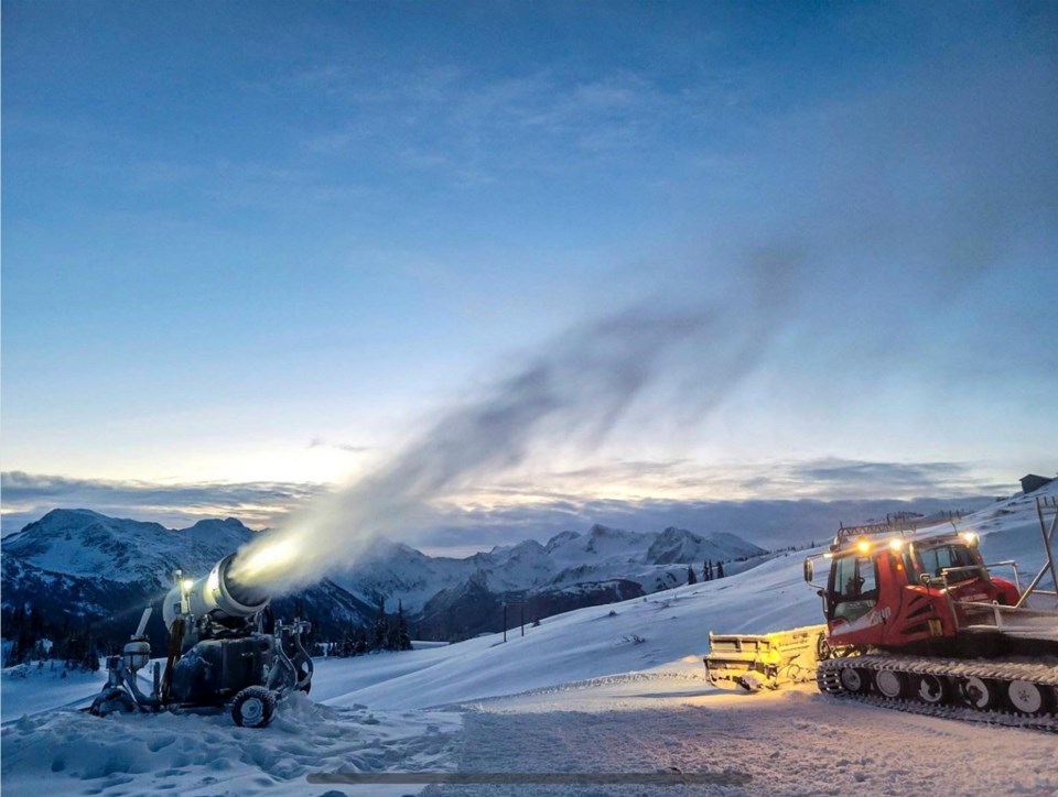 whistlerblackcombsnowmaking