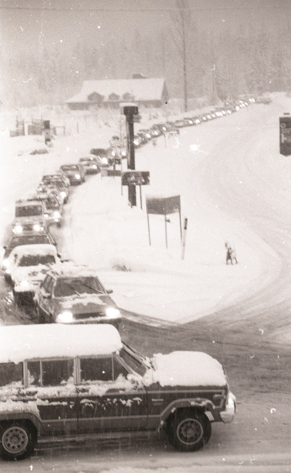 e-museum musings 27.52 traffic jam snow 1980 blackcomb WQ_2_389_A_003